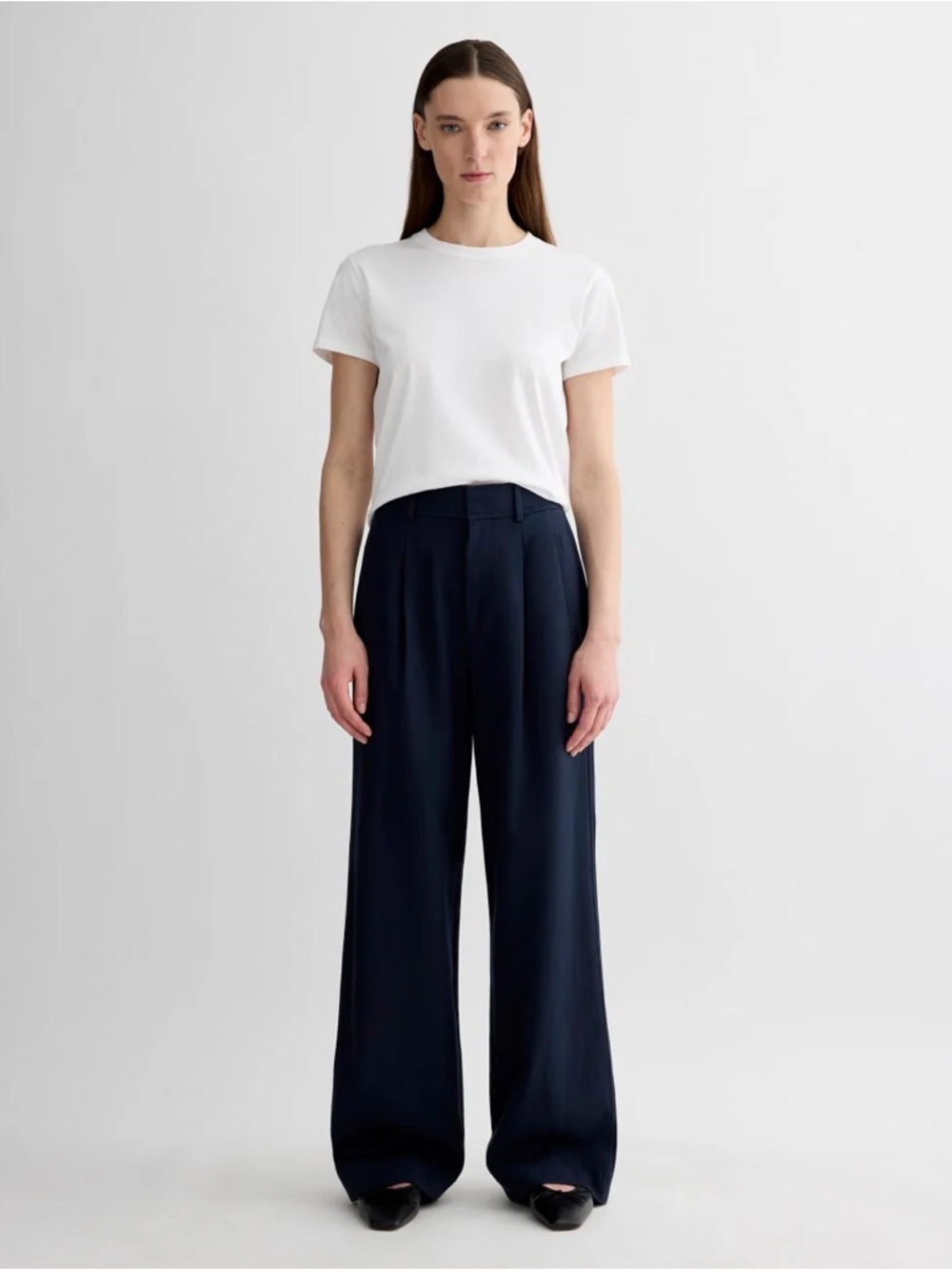 Everlane Draper Pleated Pant in Buttersmooth Navy Blue Wide Leg Trousers Size 10